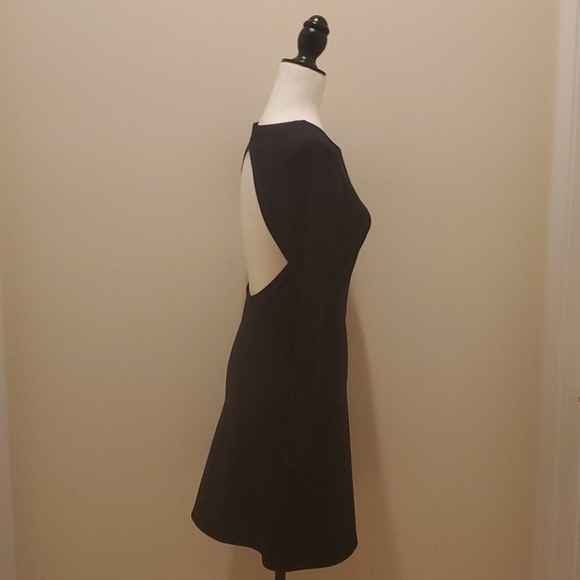 KK NWT Keyhole Back Fitted Dress - Picture 3 of 5